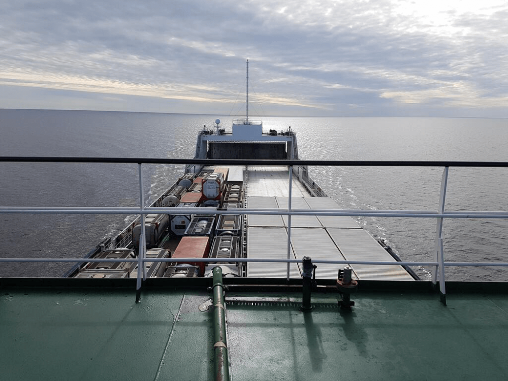 Container-ship-and-sea